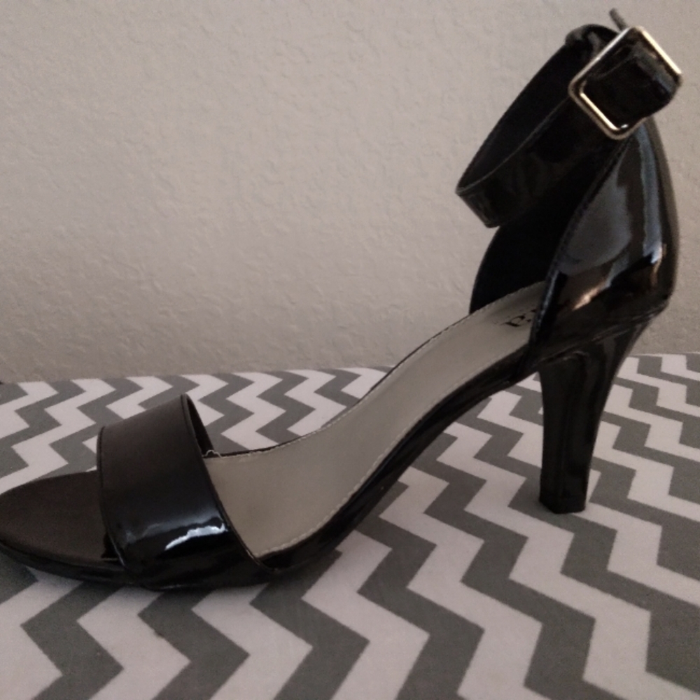Brand New 3" Patent Leather Shoe